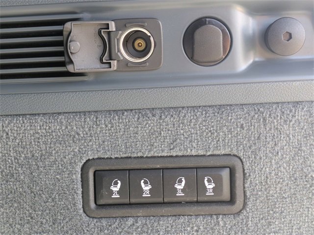 Used 2022 Jeep Grand Wagoneer Series III w/ Rear Seat Video Group 1 image 15