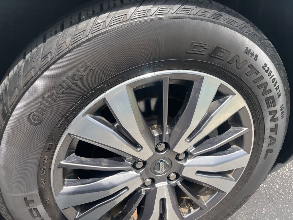 Used 2018 Nissan Pathfinder SV FWD image 8