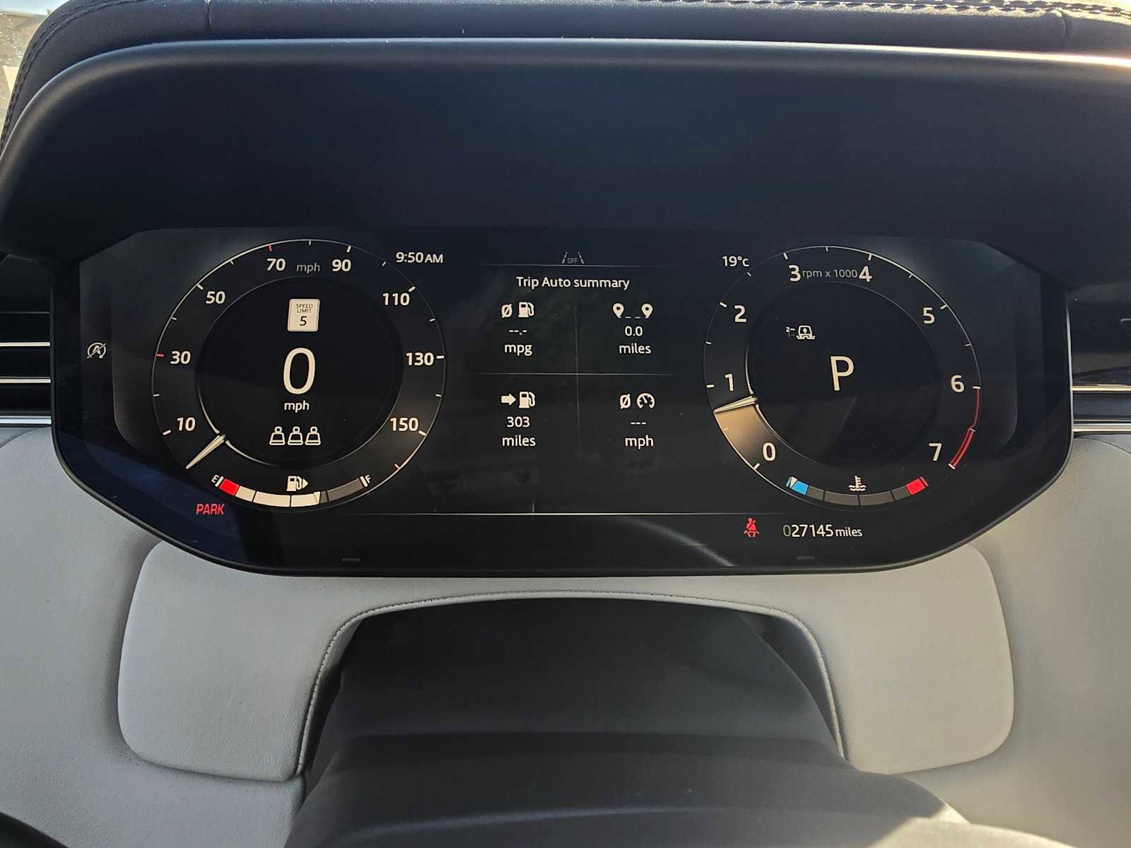 Used 2024 Land Rover Range Rover Sport SE image 27