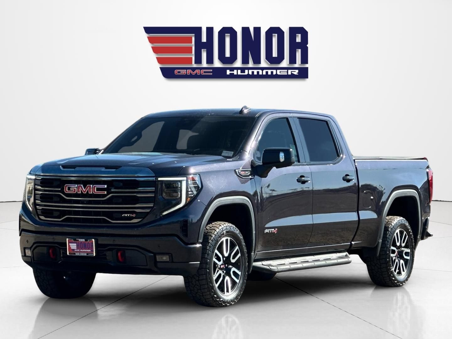 Used 2024 GMC Sierra 1500 AT4 w/ Technology Package AWD/4WD image 8