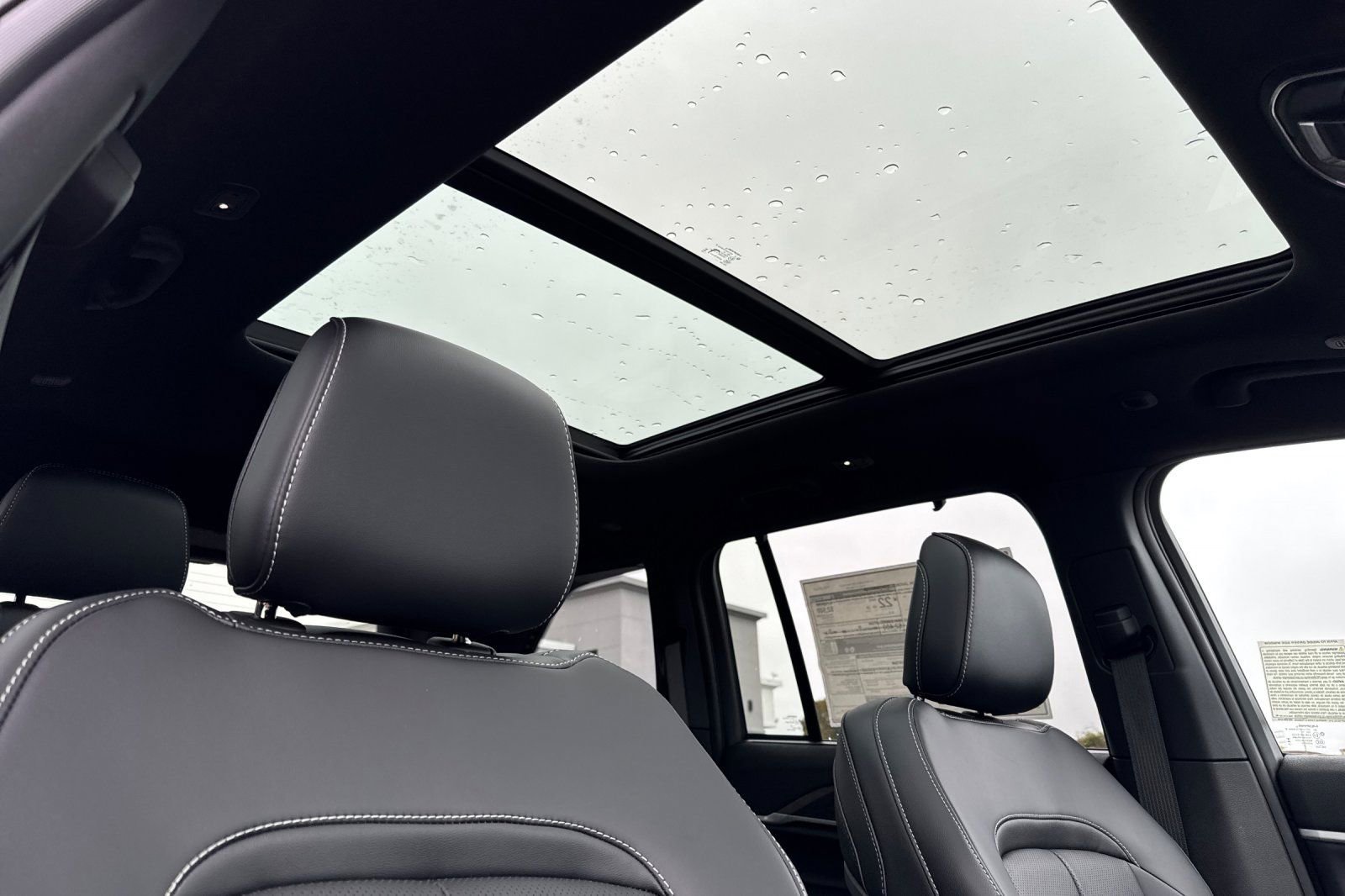 New 2025 Jeep Grand Cherokee Limited w/ Luxury Tech Group II image 21