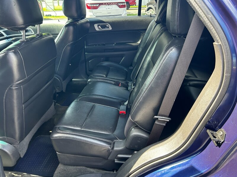 Used 2011 Ford Explorer XLT w/ 202A Rapid Spec Order Code AWD/4WD image 10