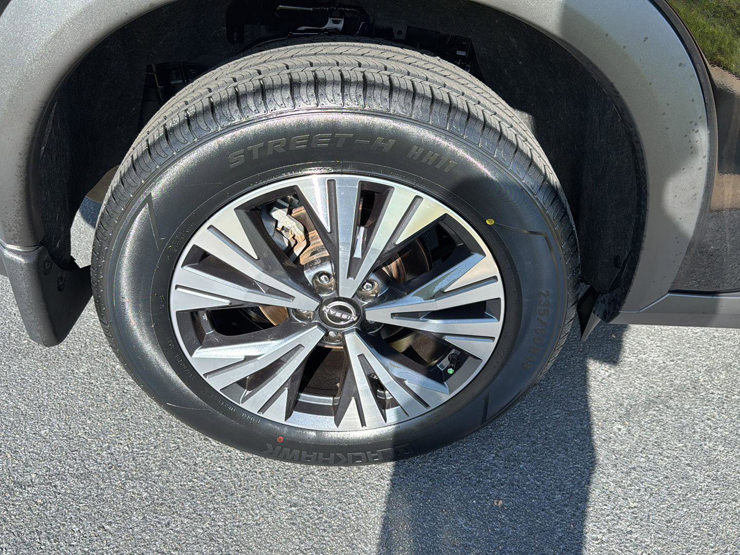 Used 2022 Nissan Rogue SV image 32