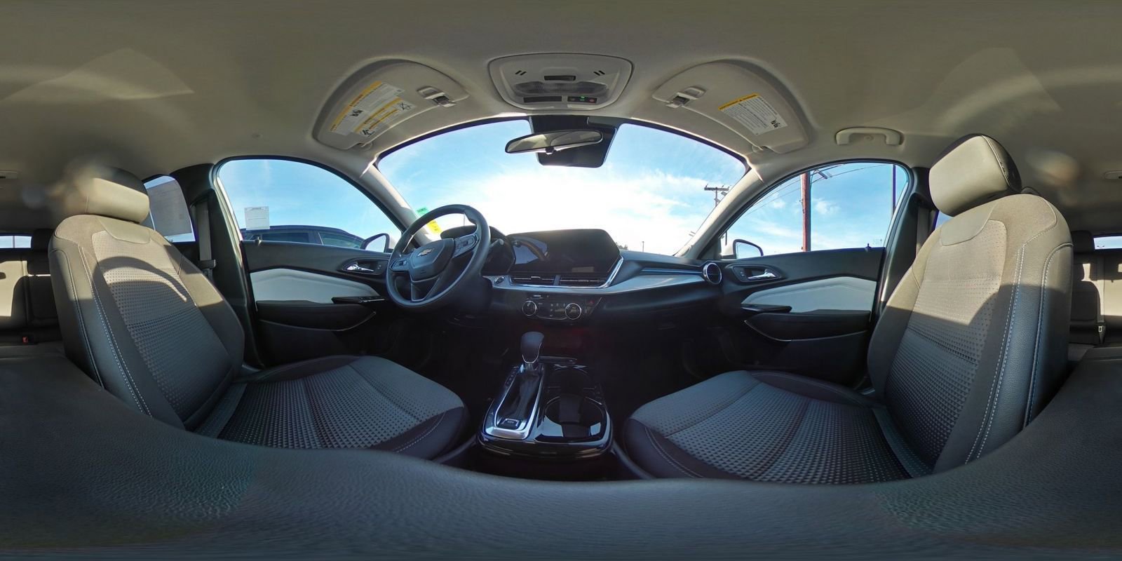 Used 2025 Chevrolet Trax LT image 40