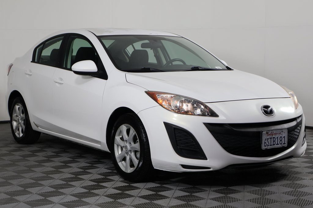 Used 2011 MAZDA MAZDA3 i Touring FWD image 3