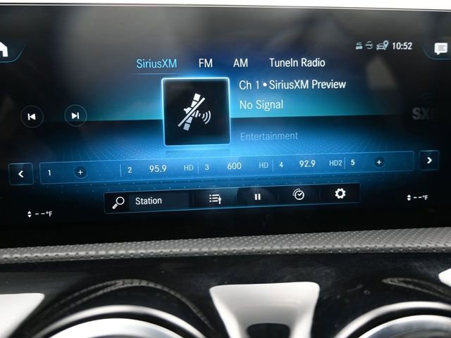 Used 2023 Mercedes-Benz CLA 250 4MATIC image 23