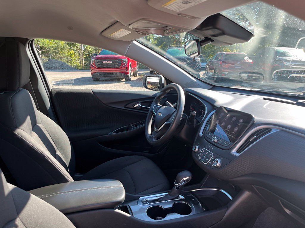 Used 2023 Chevrolet Malibu LT FWD image 37