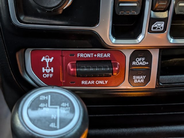 Used 2023 Jeep Gladiator Rubicon w/ LED Lighting Group AWD/4WD image 16