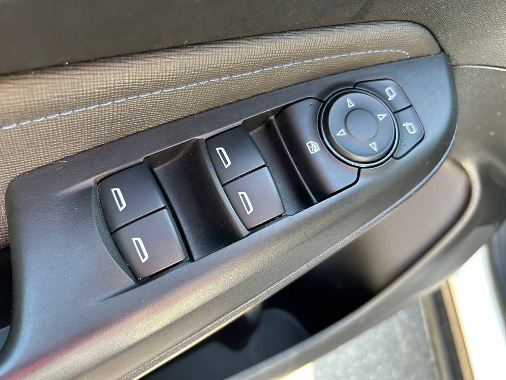 Used 2025 Buick Envista Sport Touring w/ Convenience I Package FWD image 13