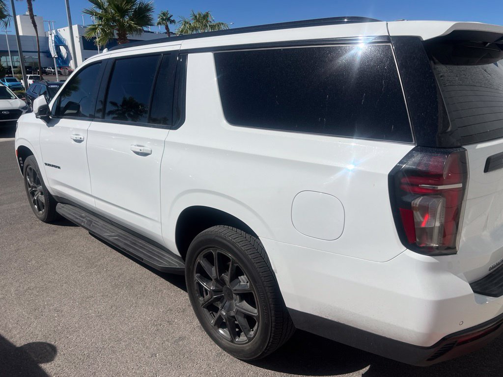Used 2024 Chevrolet Suburban RST w/ Luxury Package AWD/4WD image 5
