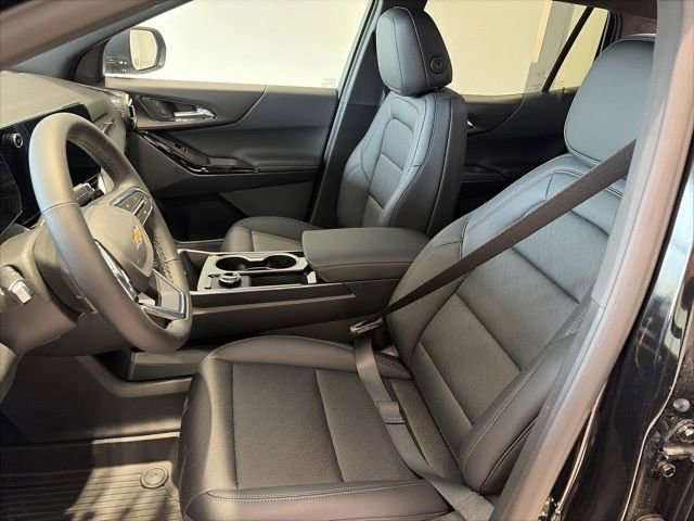 New 2026 Chevrolet Equinox LT w/ Convenience Package II FWD image 11