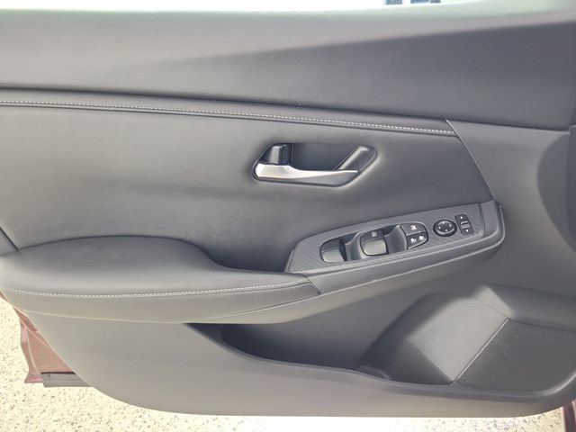 Used 2024 Nissan Sentra SV FWD image 21