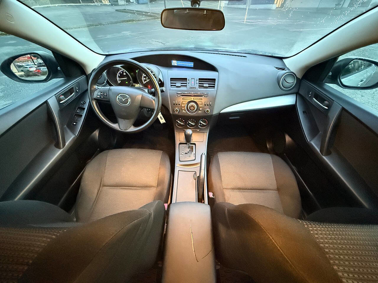 Used 2013 MAZDA MAZDA3 i SV w/ Convenience Pkg image 17