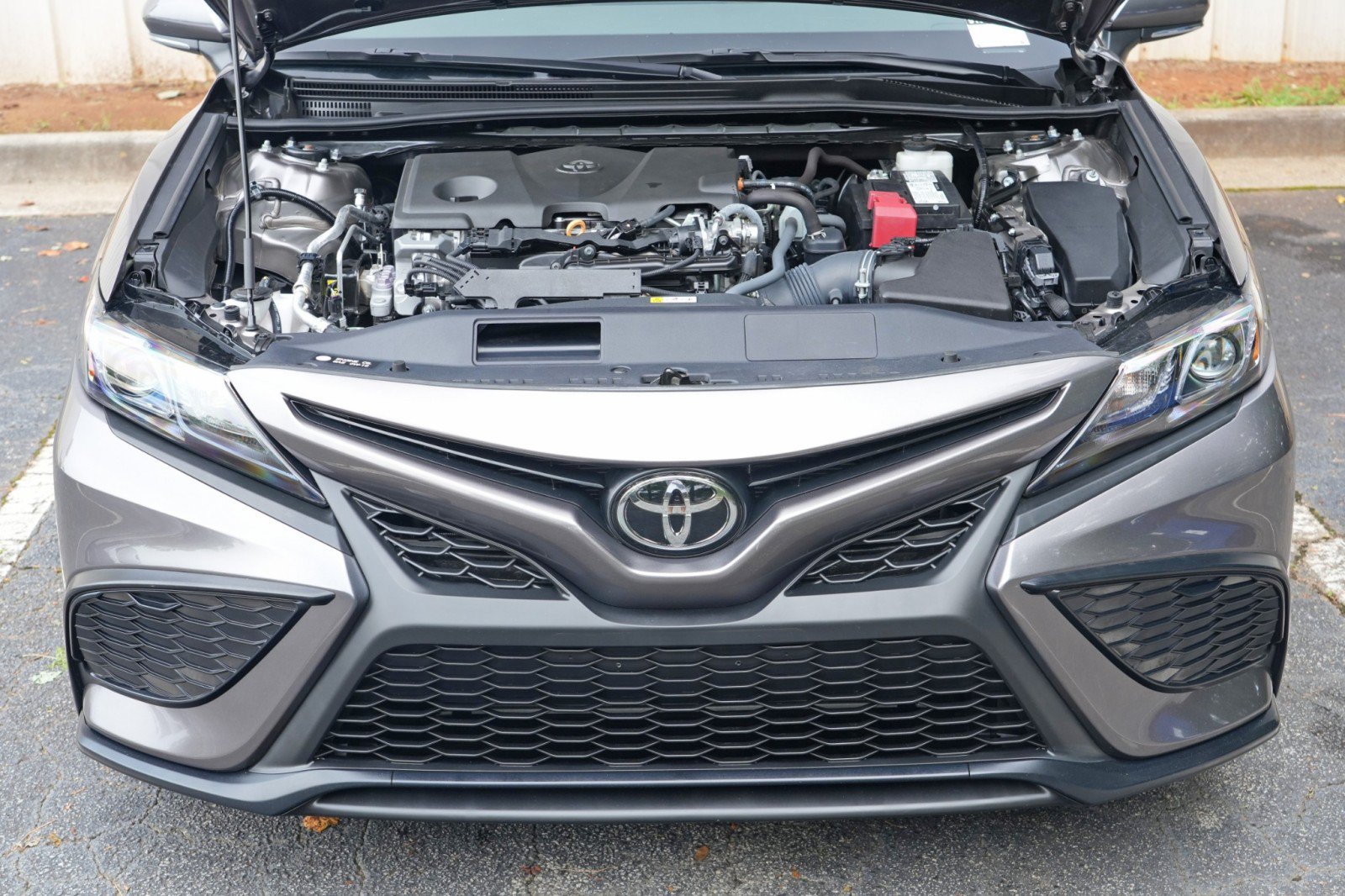 Used 2024 Toyota Camry SE FWD image 7