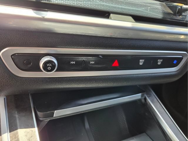 Used 2025 BMW X7 xDrive40i w/ Premium Package AWD/4WD image 25