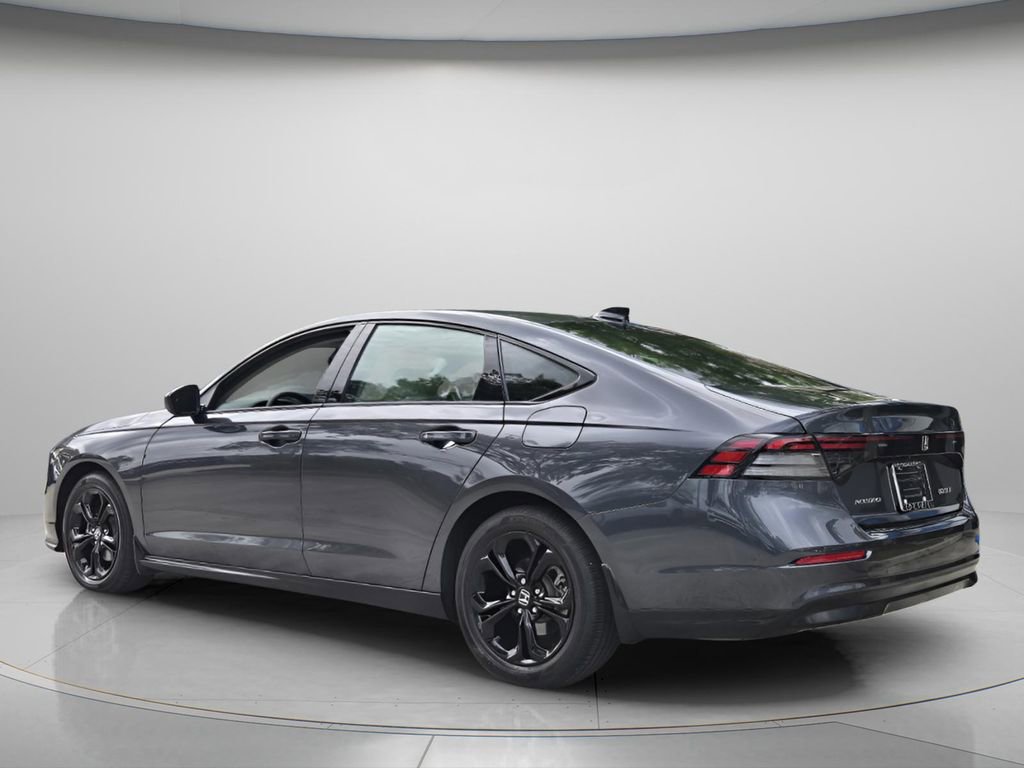 Used 2025 Honda Accord SE image 8