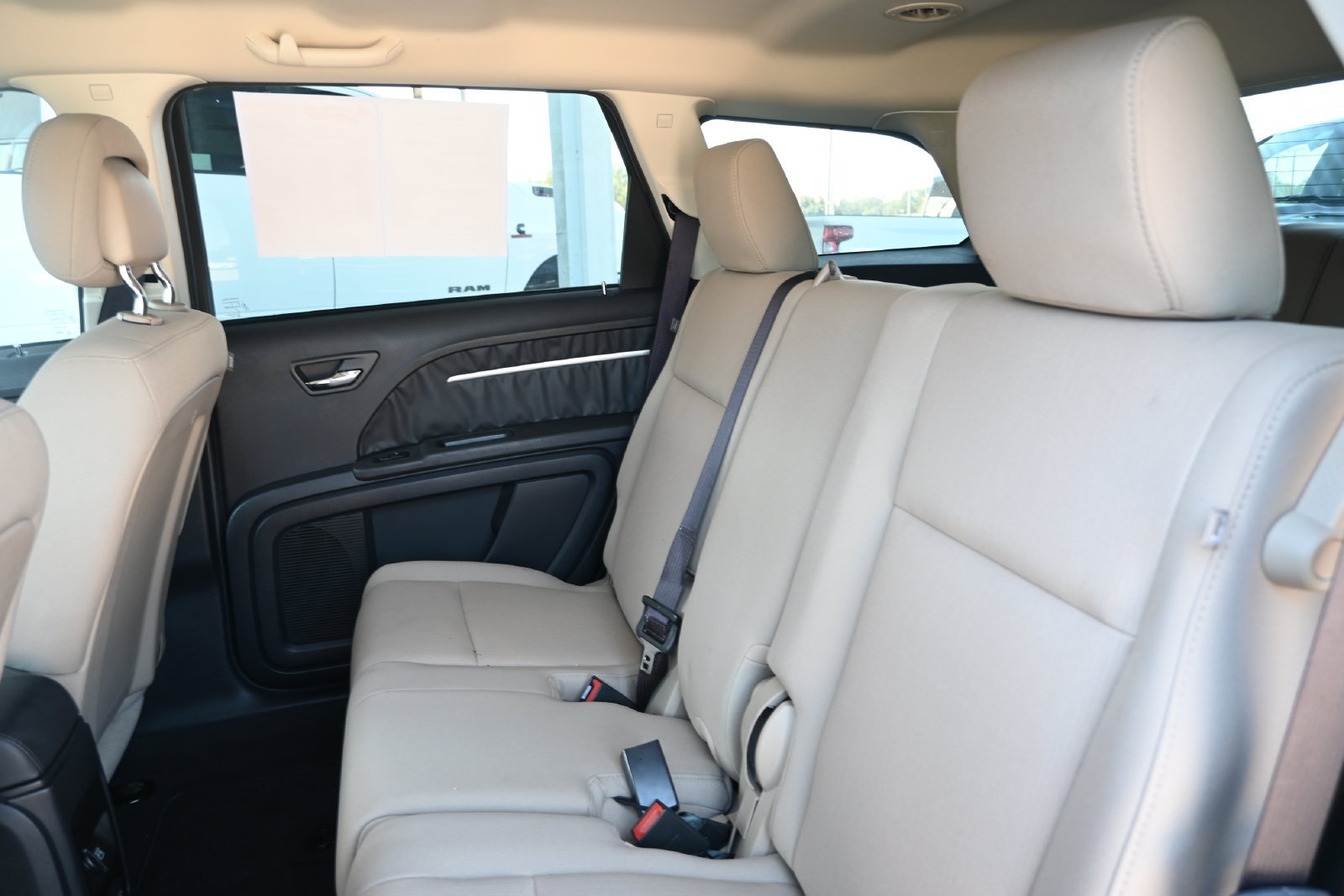 Used 2010 Dodge Journey SXT w/ Flexible Seating Group FWD image 18