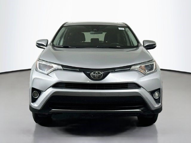 Used 2018 Toyota RAV4 XLE FWD image 2