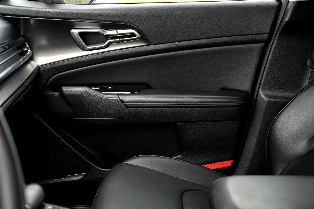 Used 2023 Kia Sportage EX image 14