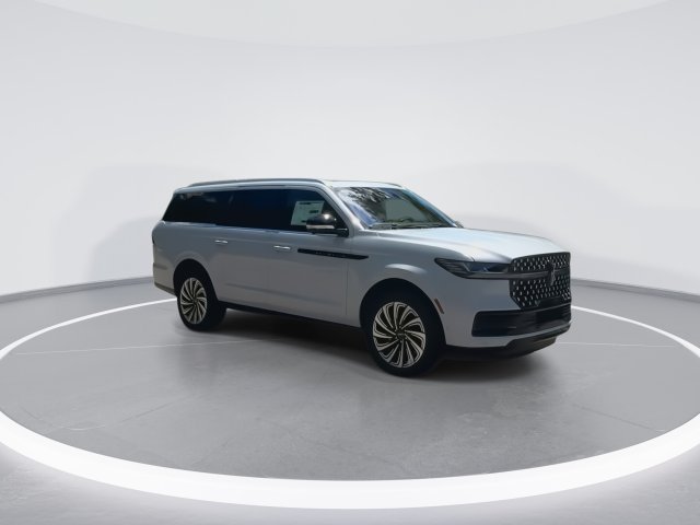 New 2025 Lincoln Navigator L Black Label AWD/4WD image 2