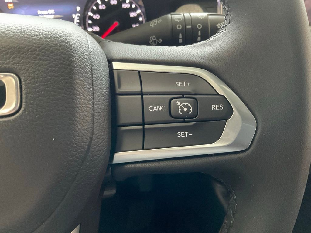 Used 2024 Jeep Compass Latitude image 14