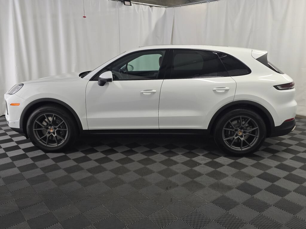 Certified 2026 Porsche Cayenne AWD/4WD image 2