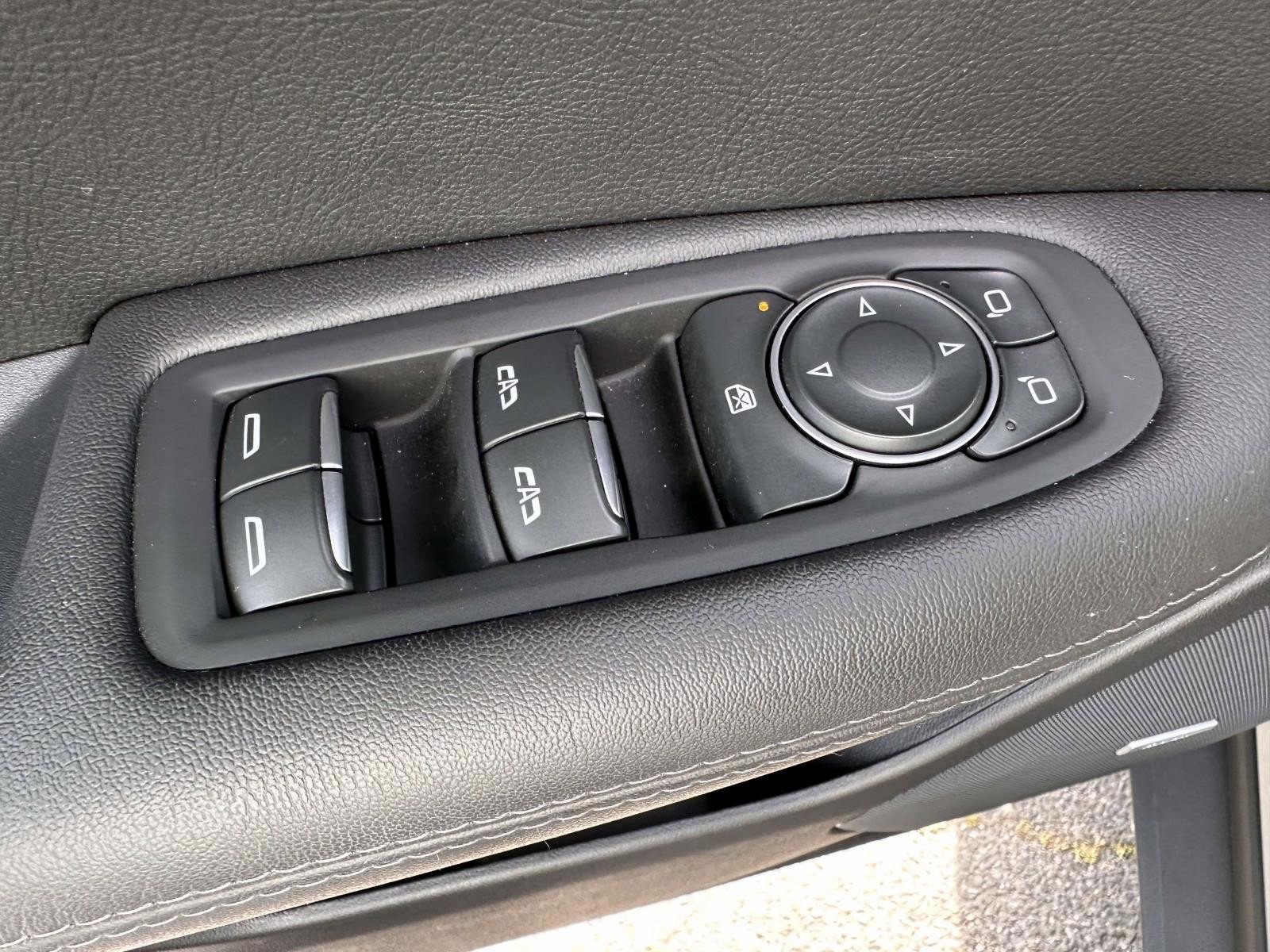 Used 2023 Cadillac XT5 Luxury AWD/4WD image 9