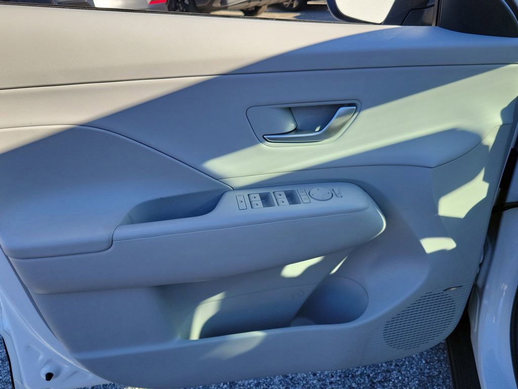 Certified 2025 Hyundai Kona Limited image 17