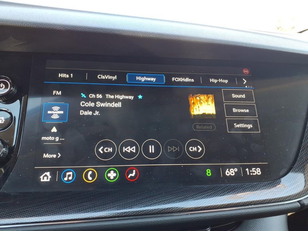 Used 2022 Buick Envision Essence w/ Safety Package image 13