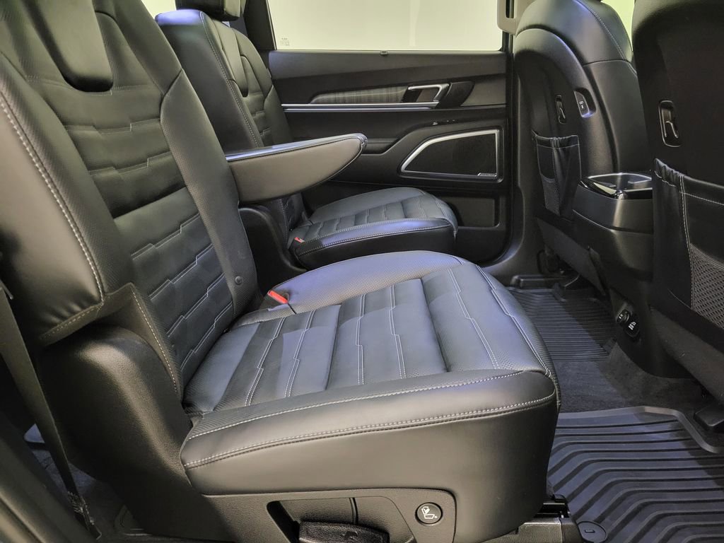 Used 2024 Kia Telluride SX Prestige w/ Towing Package image 44