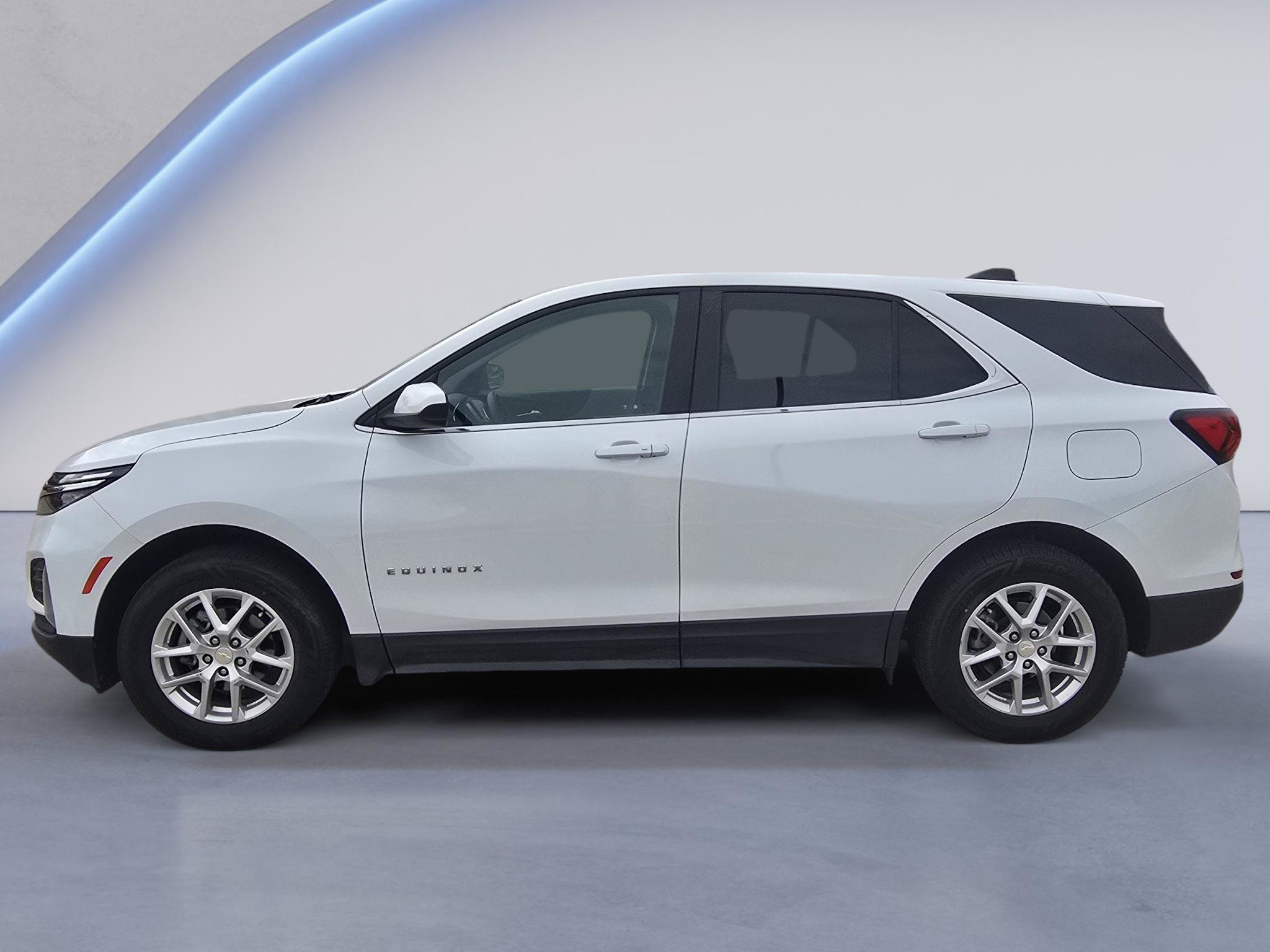 Used 2024 Chevrolet Equinox LT AWD/4WD image 2