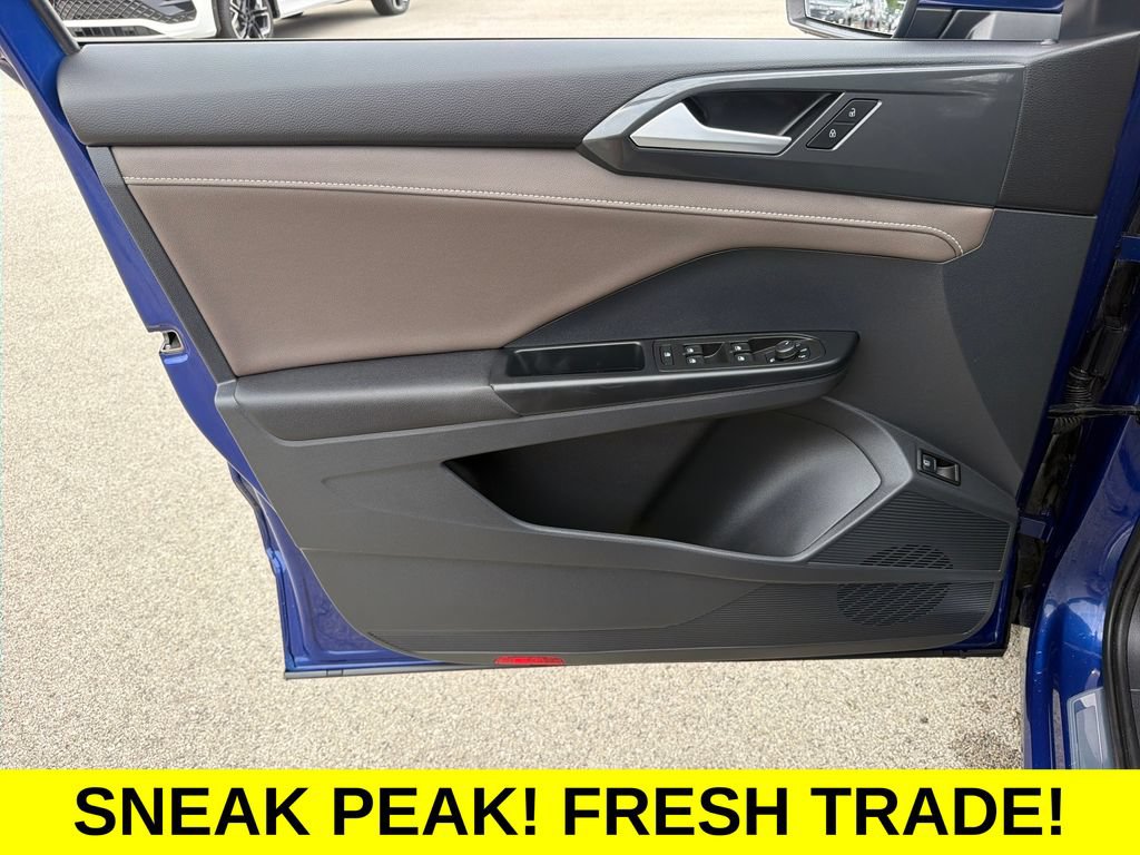 Certified 2023 Volkswagen Taos SEL AWD/4WD image 9