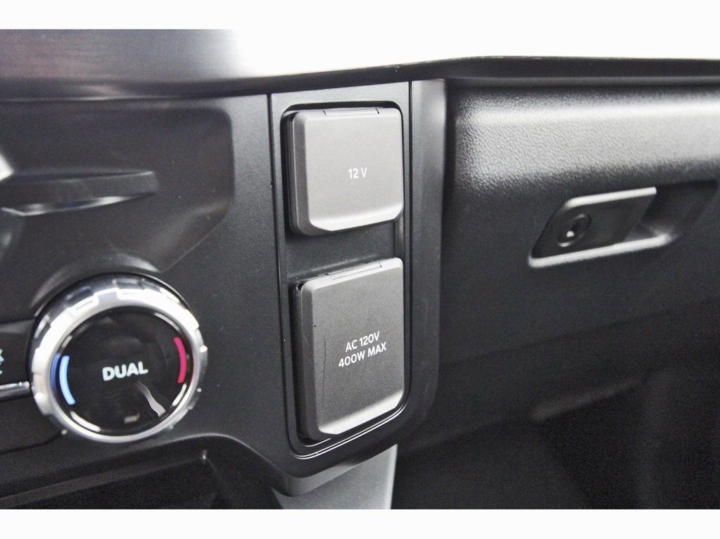 Used 2025 Ford F250 Lariat w/ Black Appearance Package image 29