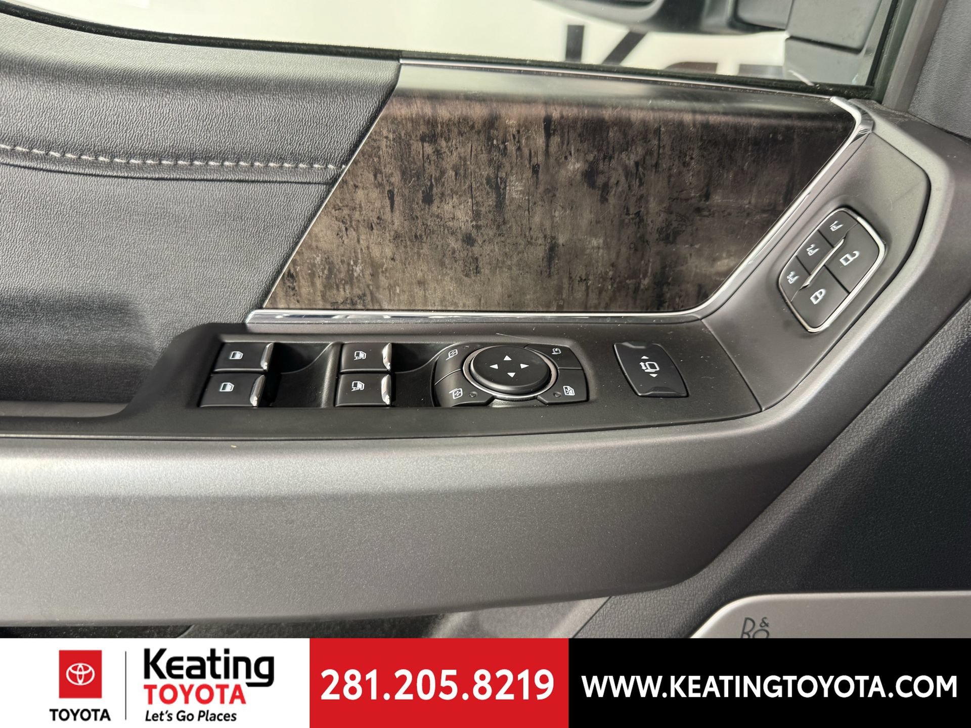 Used 2025 Ford F250 Lariat w/ Lariat Ultimate Package AWD/4WD image 12