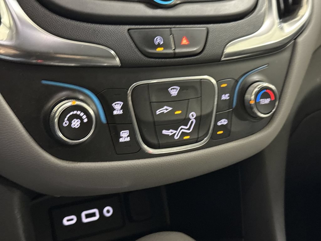 Used 2022 Chevrolet Equinox LT AWD/4WD image 16