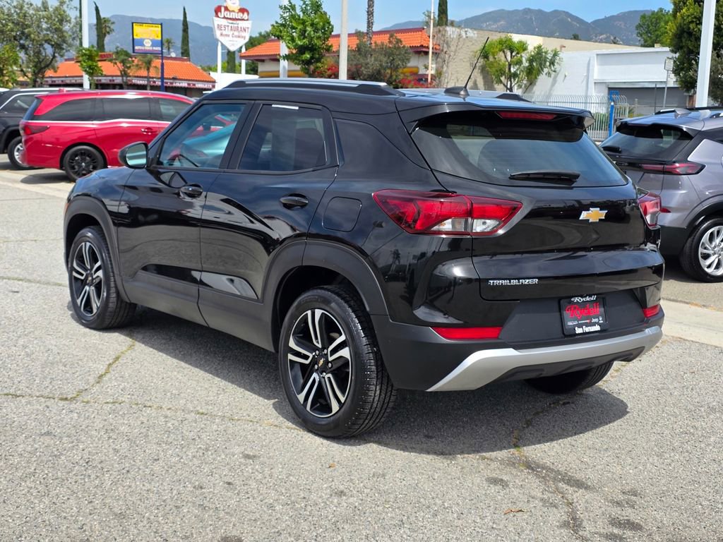 Used 2023 Chevrolet TrailBlazer LT w/ Convenience Package AWD/4WD image 6