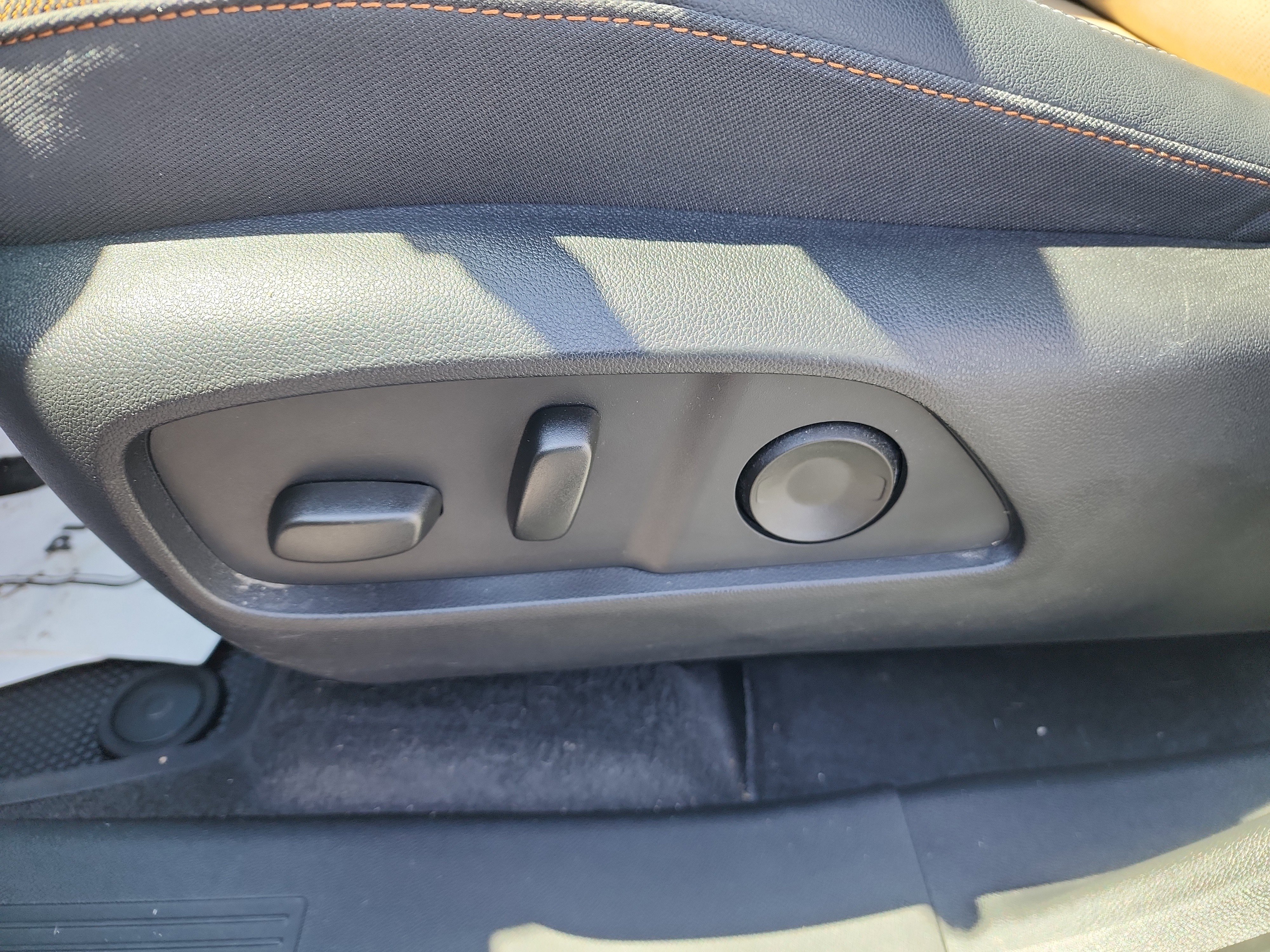 Certified 2025 Chevrolet Equinox ACTIV w/ Safety and Technology Package AWD/4WD image 12