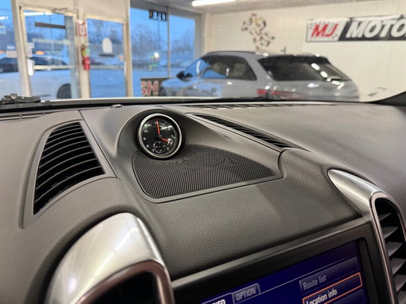 Used 2014 Porsche Cayenne Diesel AWD/4WD image 18