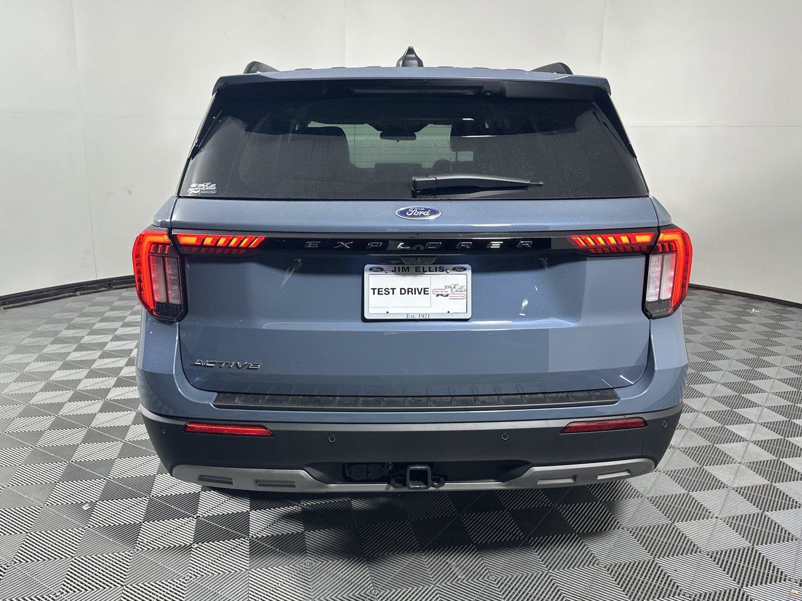 Used 2026 Ford Explorer Active w/ Active Comfort Package RWD image 6