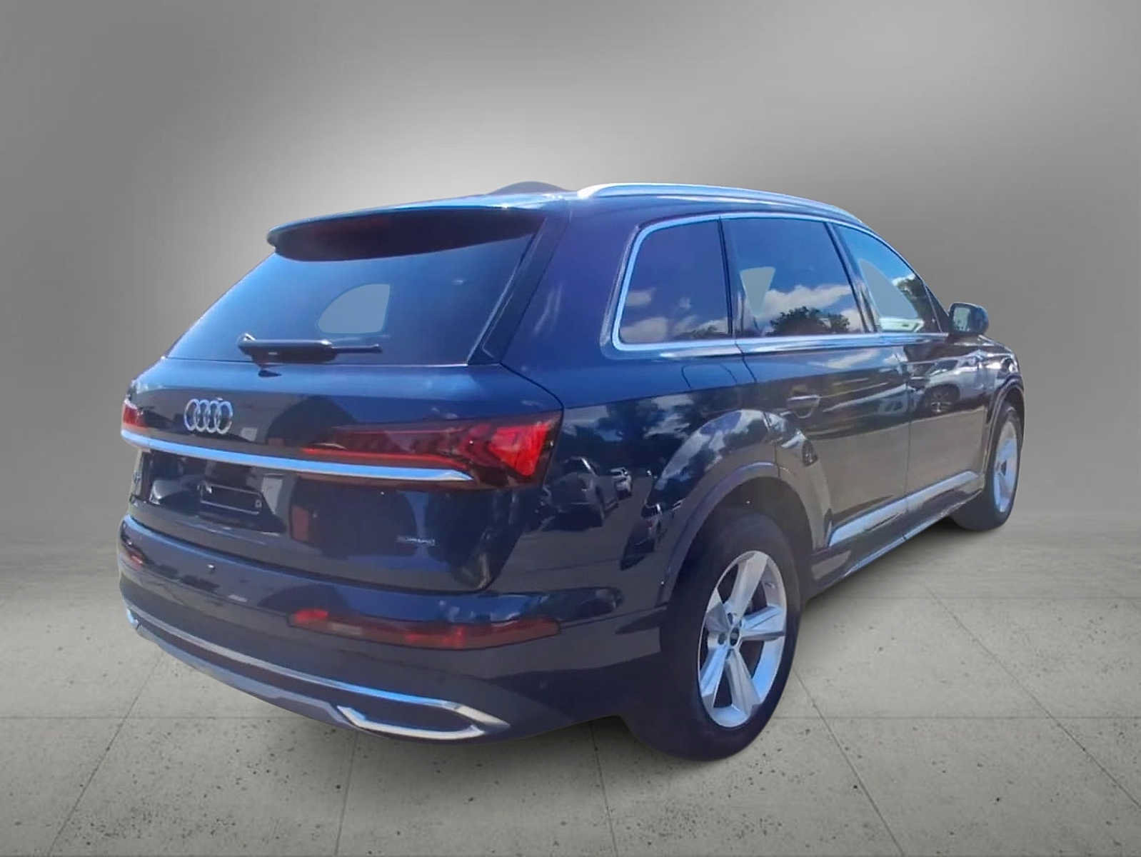 Used 2023 Audi Q7 2.0T Premium Plus w/ Premium Plus Package AWD/4WD image 8