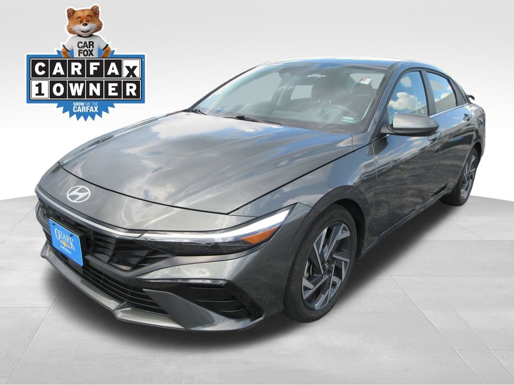 Used 2025 Hyundai Elantra SEL FWD image 1