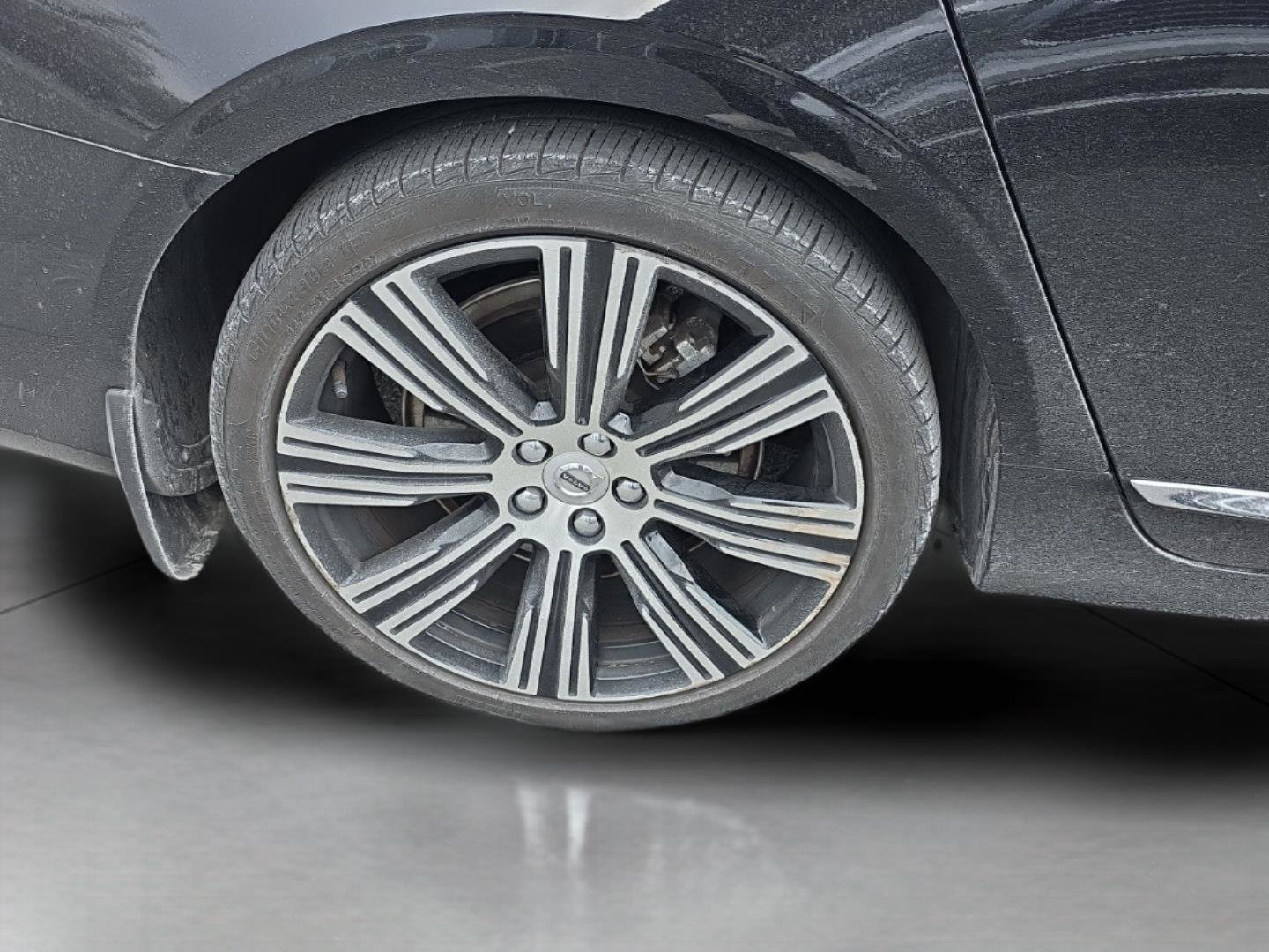 Used 2022 Volvo S90 B6 Inscription w/ Advanced Package image 12