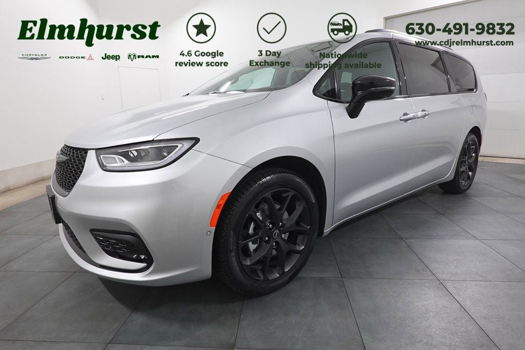 New 2026 Chrysler Pacifica Select w/ S Appearance Package