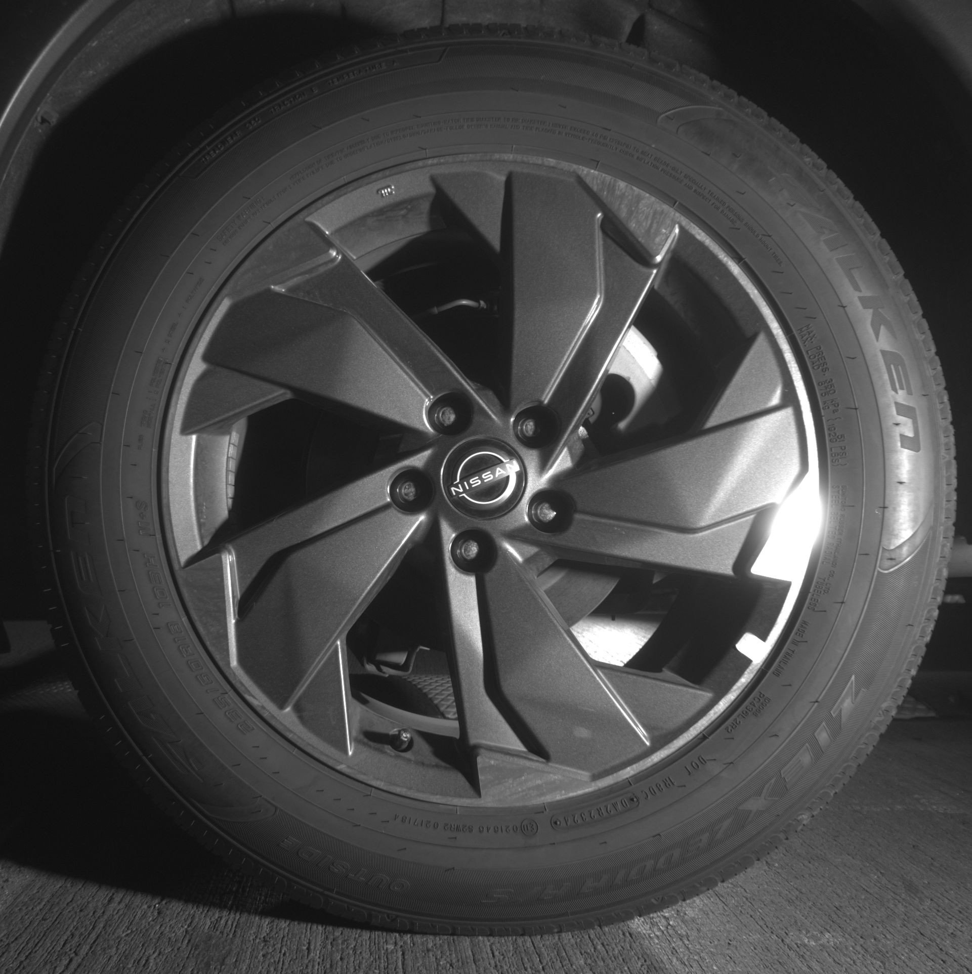 Used 2025 Nissan Rogue SV FWD image 14