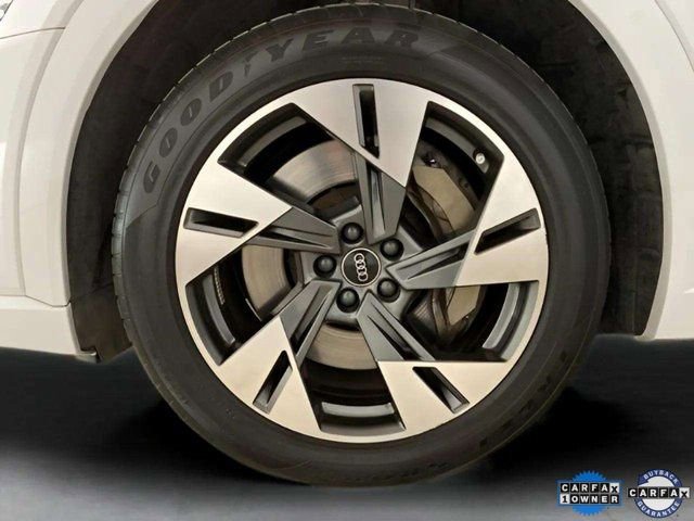 Used 2022 Audi e-tron Premium Plus w/ Premium Plus Package image 29