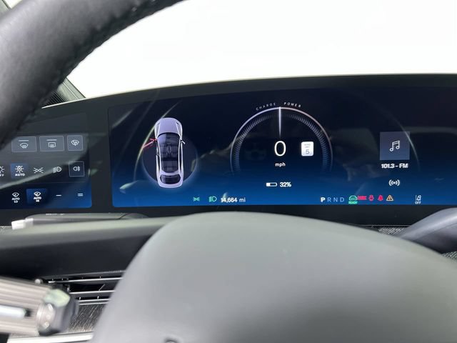 Used 2024 Lucid Air Touring AWD/4WD image 11