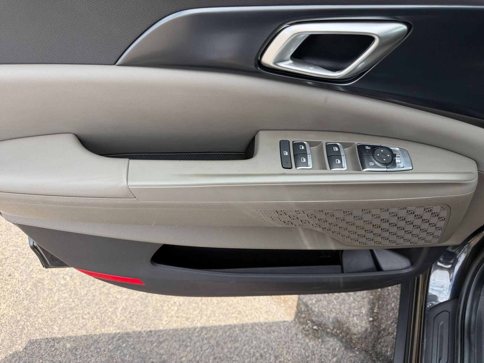 Used 2026 Kia Carnival FWD image 18