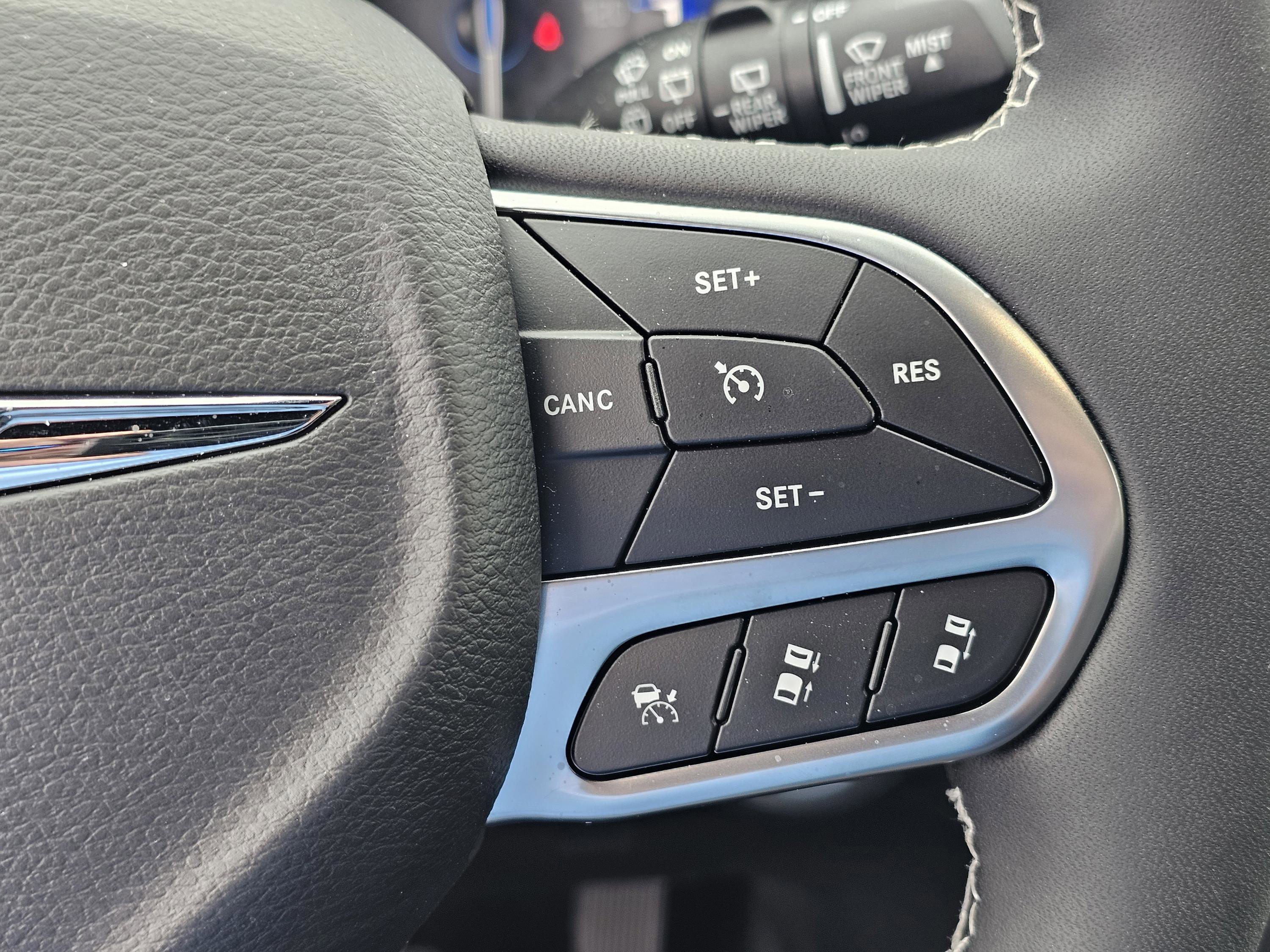 New 2026 Chrysler Pacifica Select image 21