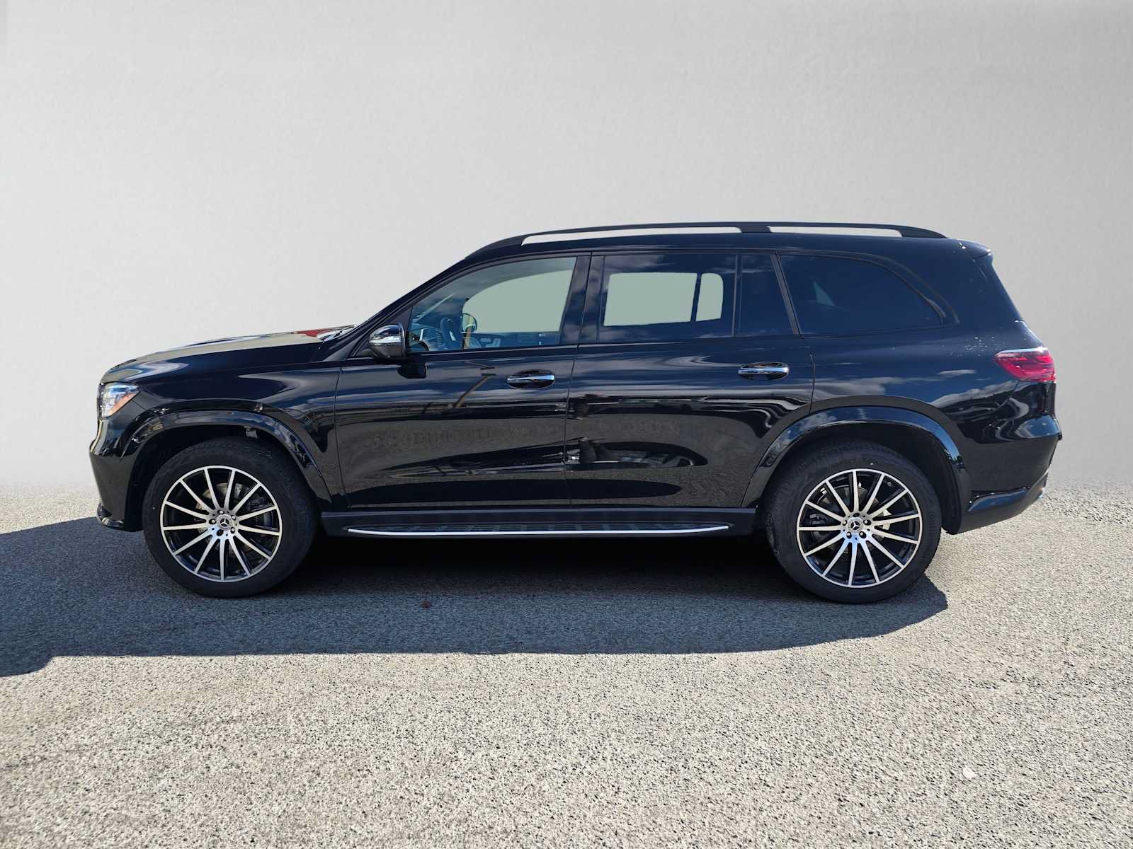 Used 2026 Mercedes-Benz GLS 450 4MATIC image 9
