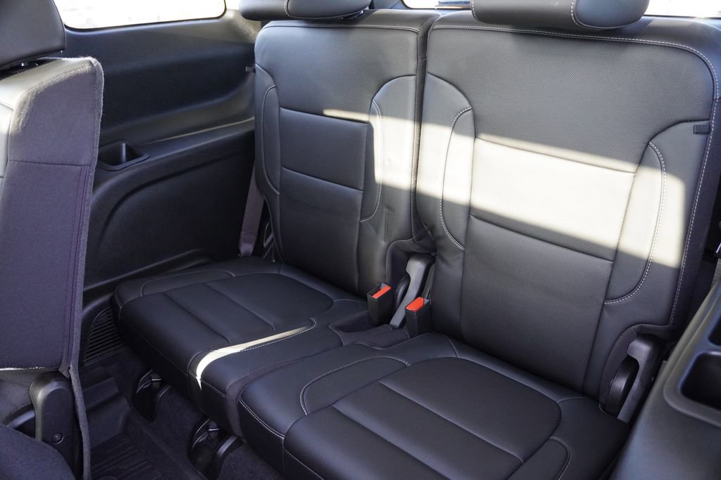 Certified 2023 GMC Acadia SLT w/ Preferred Package image 21